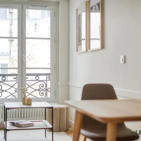 Charming 2-bedroom With Living 47 M 9e Appartamento *