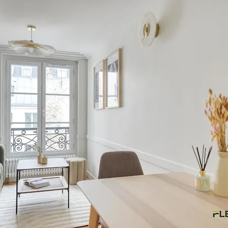 Charming 2-bedroom With Living 47 M 9e Appartamento