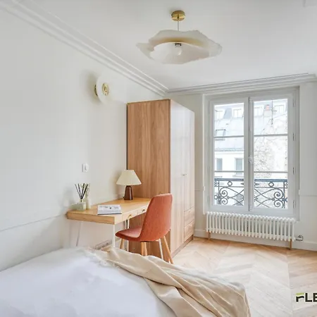 Appartamento Charming 2-bedroom With Living 47 M 9e Parigi