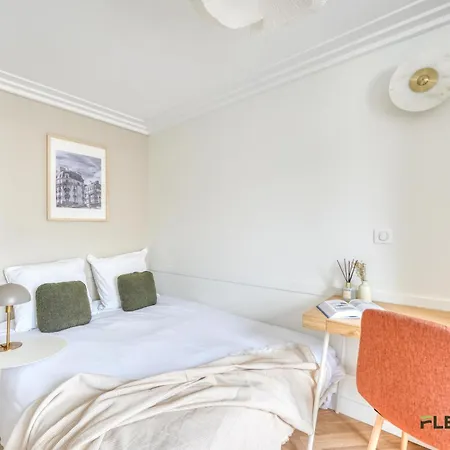 Charming 2-bedroom With Living 47 M 9e Appartamento